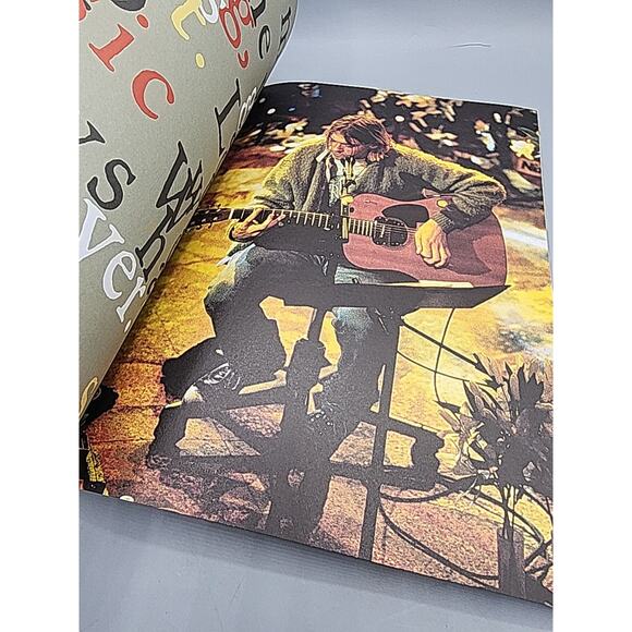 Kurt Cobain Rolling Stone COBAIN 1st Paperback Edition - Picture 16 of 16